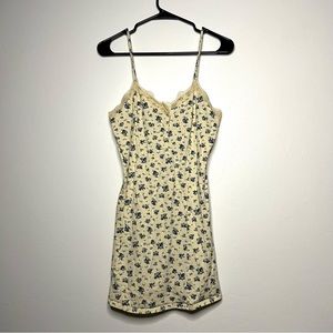 Vintage Victoria's Secret Size Medium Rare Yellow Floral Lace Trim Nightgown GUC